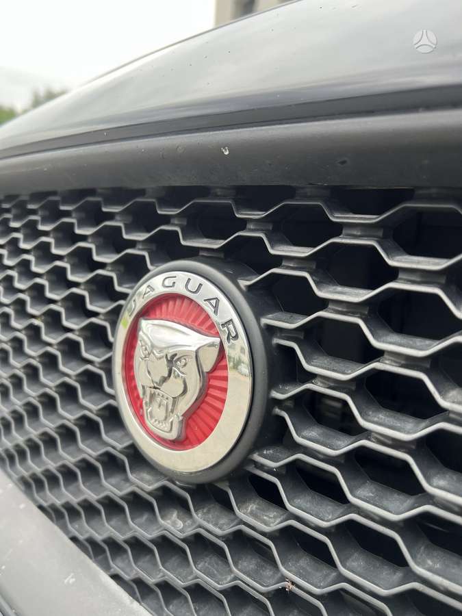 Jaguar XE, 2.0 l., Седан