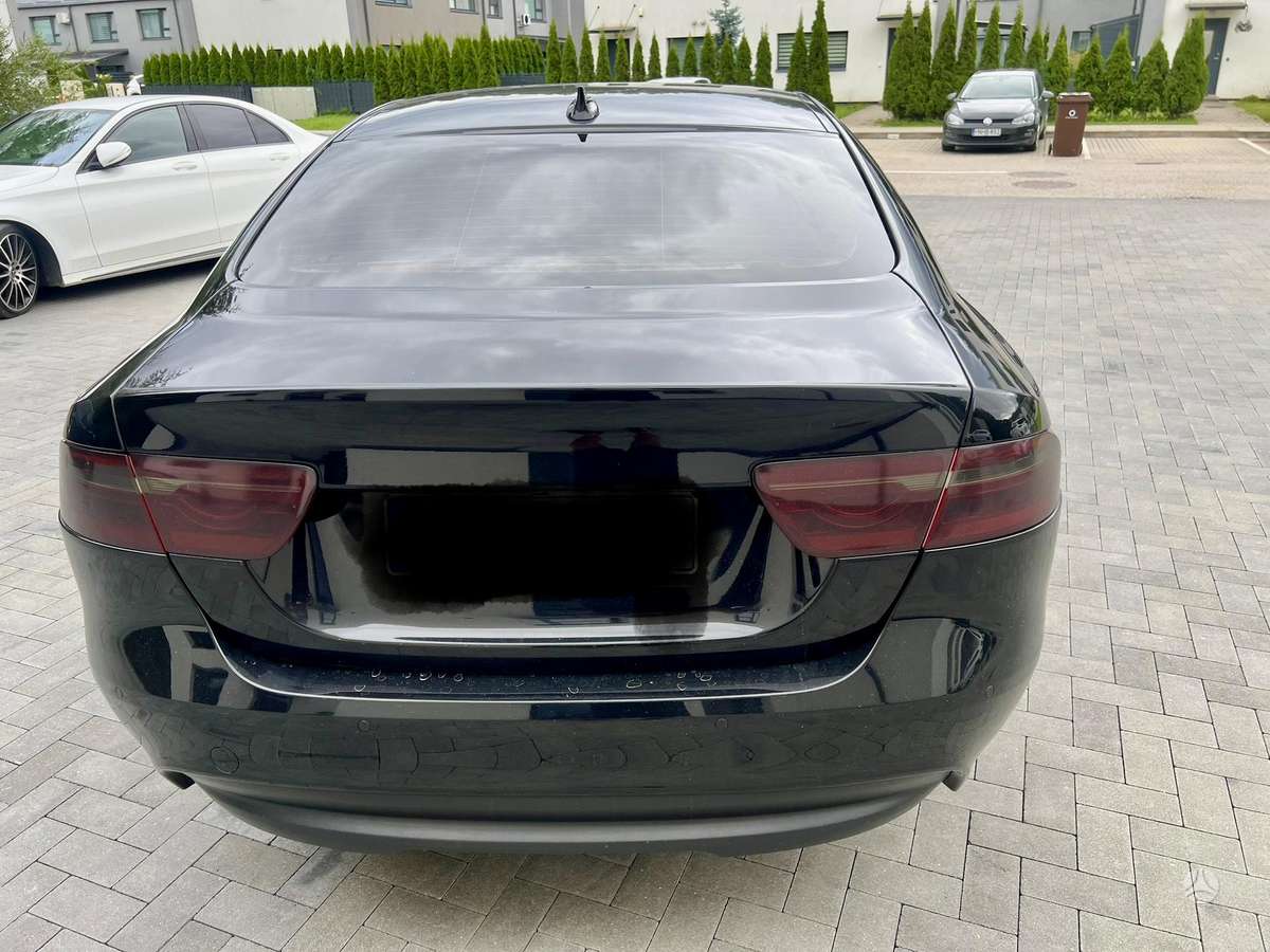 Jaguar XE, 2.0 l., Седан