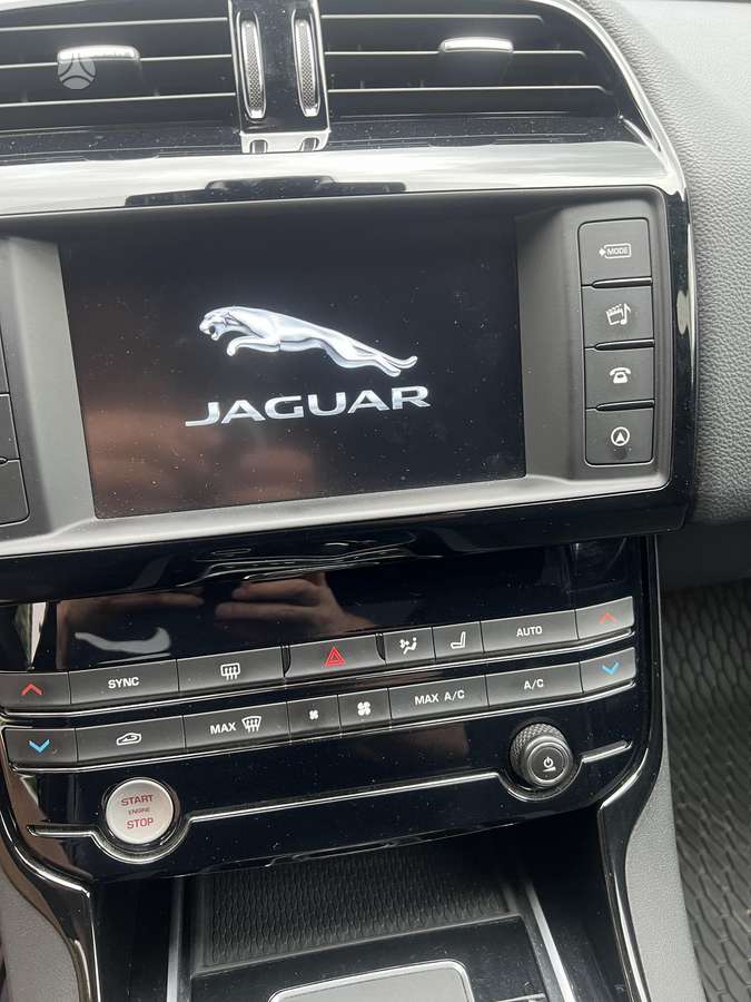 Jaguar XE, 2.0 l., Седан