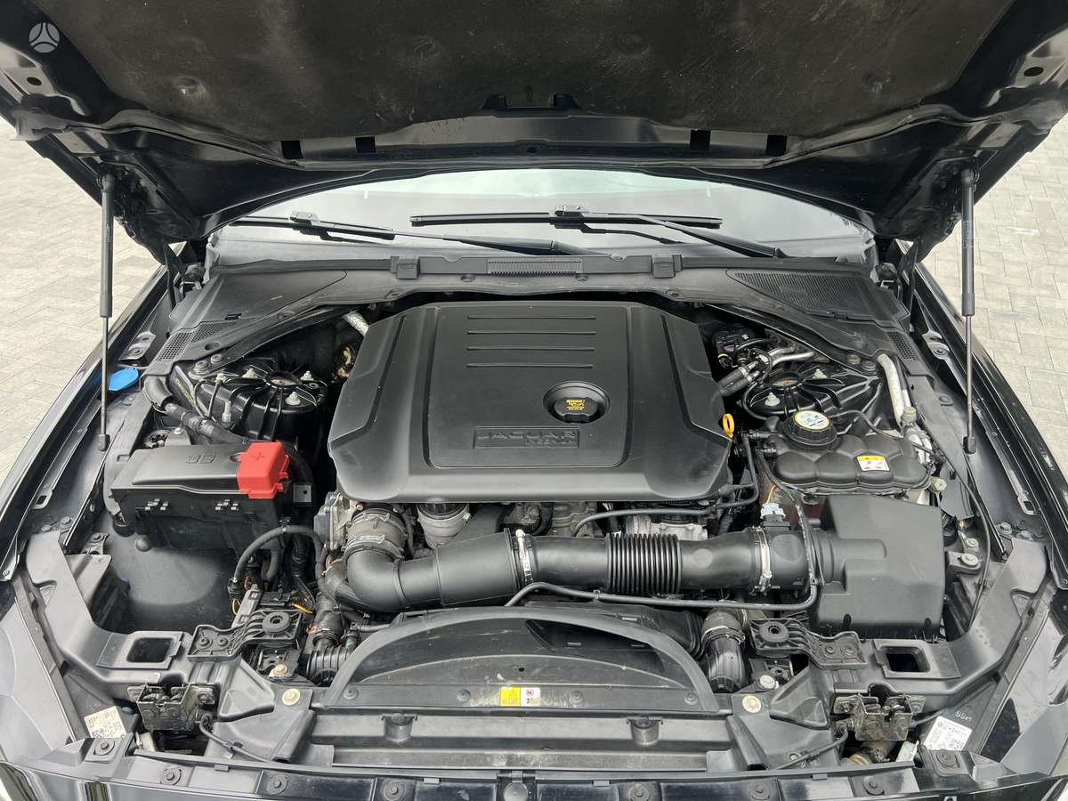 Jaguar XE, 2.0 l., Седан