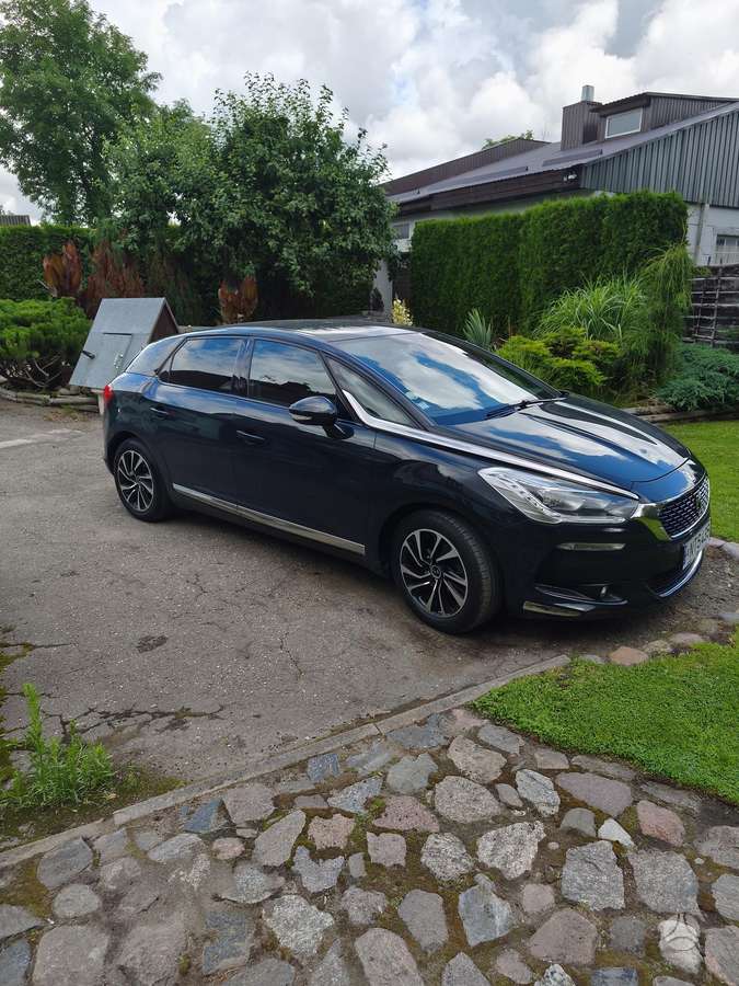 Citroen DS5, 1.6 l., hatchback
