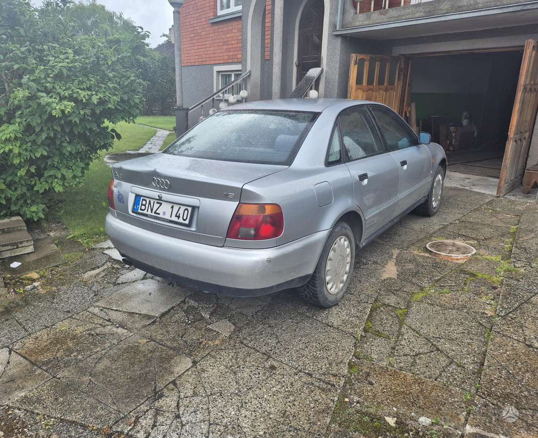 Audi A4, 1.6 l., Седан