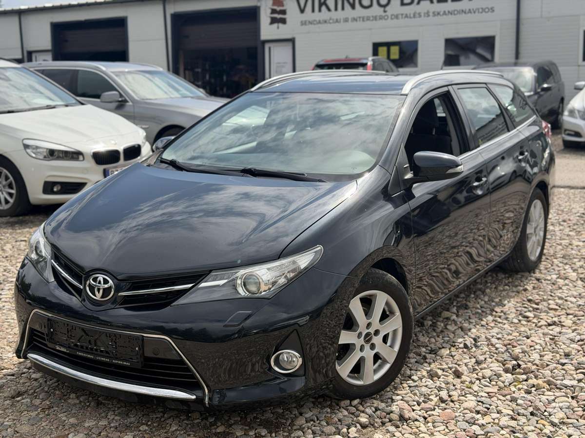 Toyota Auris, 2.0 l., Универсал