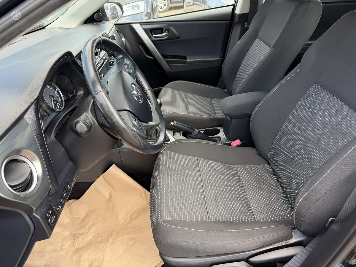 Toyota Auris, 2.0 l., Универсал
