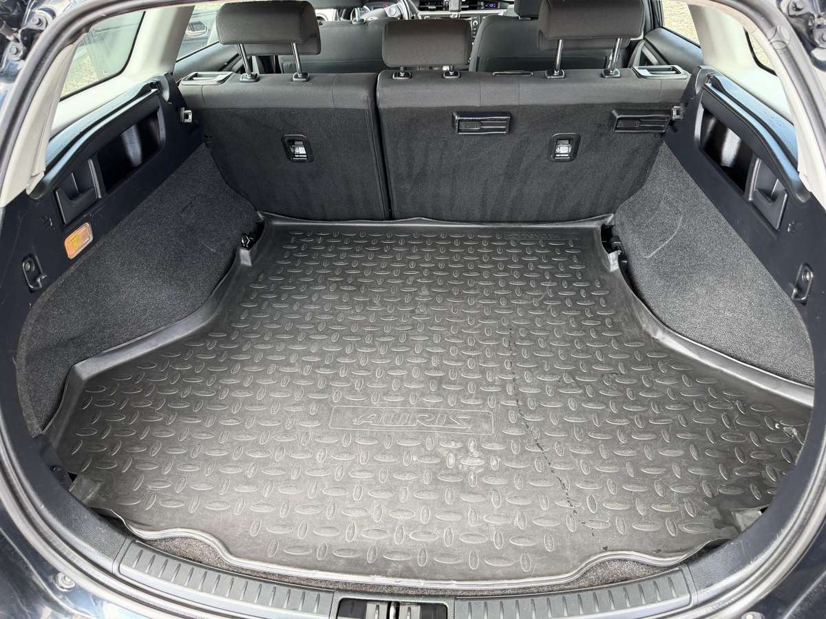 Toyota Auris, 2.0 l., Универсал