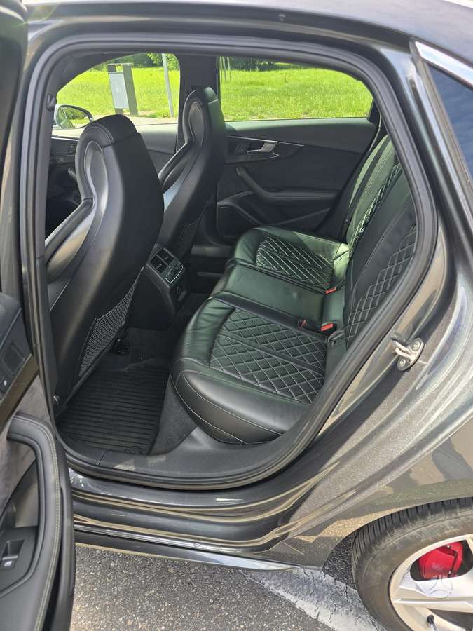 Audi S4, 3.0 l., Седан