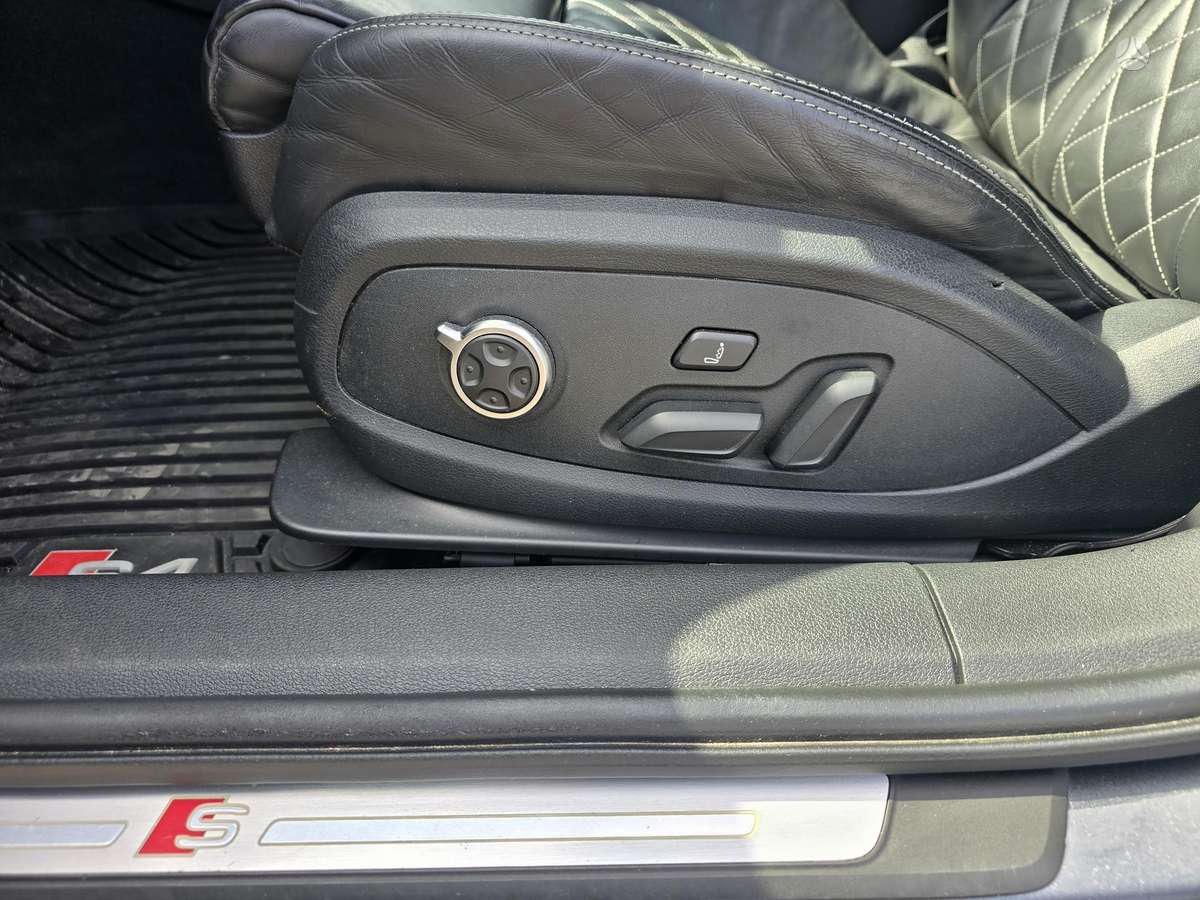 Audi S4, 3.0 l., Седан