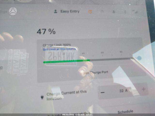 Tesla Model 3, Седан