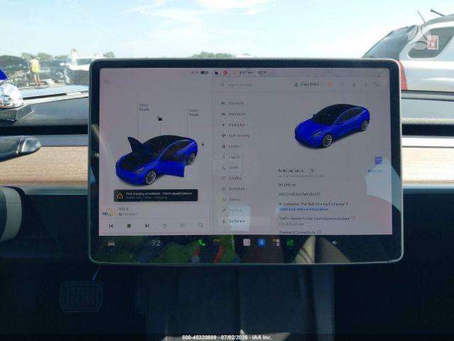 Tesla Model 3, Седан