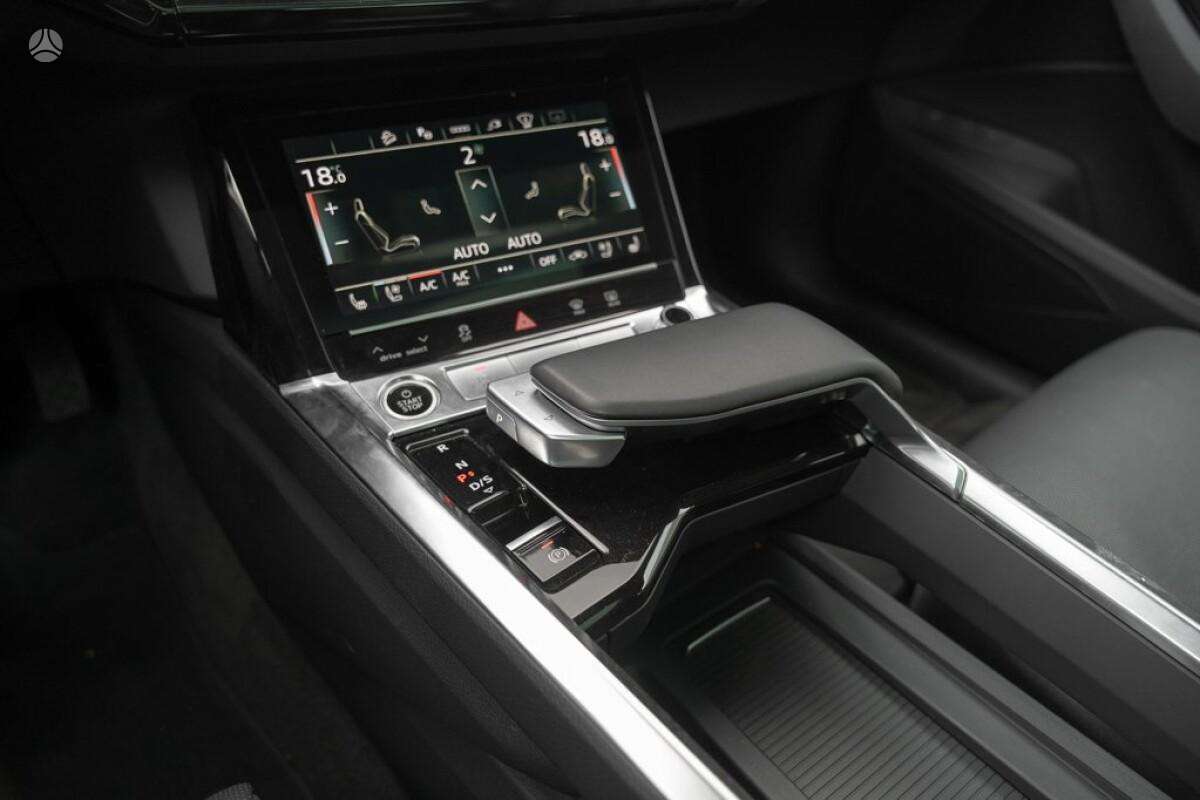 Audi e-tron Sportback, Внедорожник / Кроссовер
