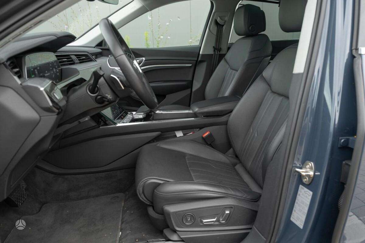 Audi e-tron Sportback, Внедорожник / Кроссовер
