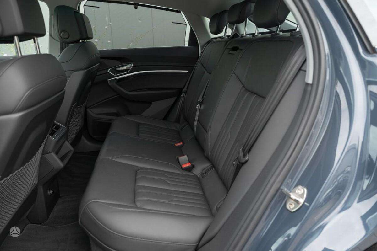 Audi e-tron Sportback, Внедорожник / Кроссовер