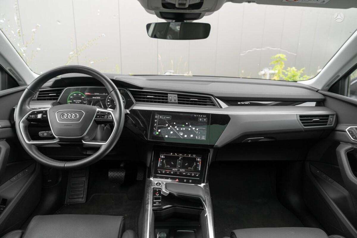 Audi e-tron Sportback, Внедорожник / Кроссовер