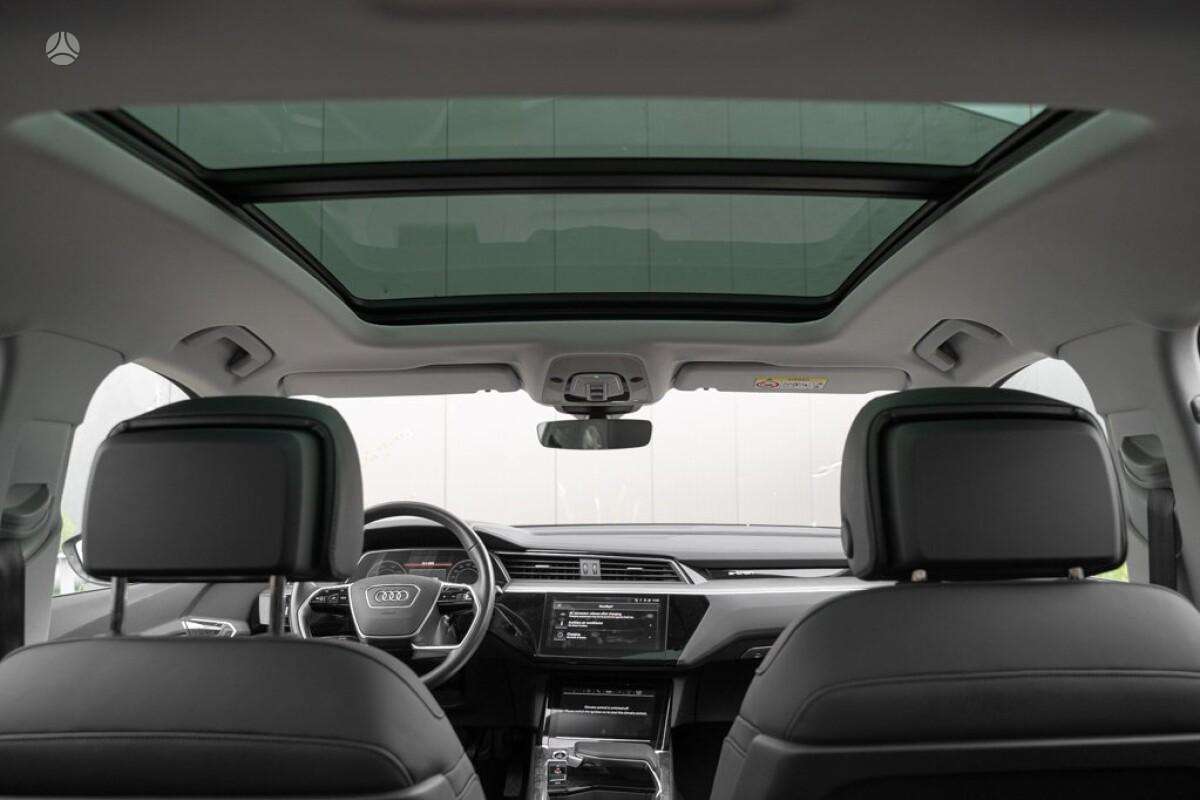 Audi e-tron Sportback, Внедорожник / Кроссовер