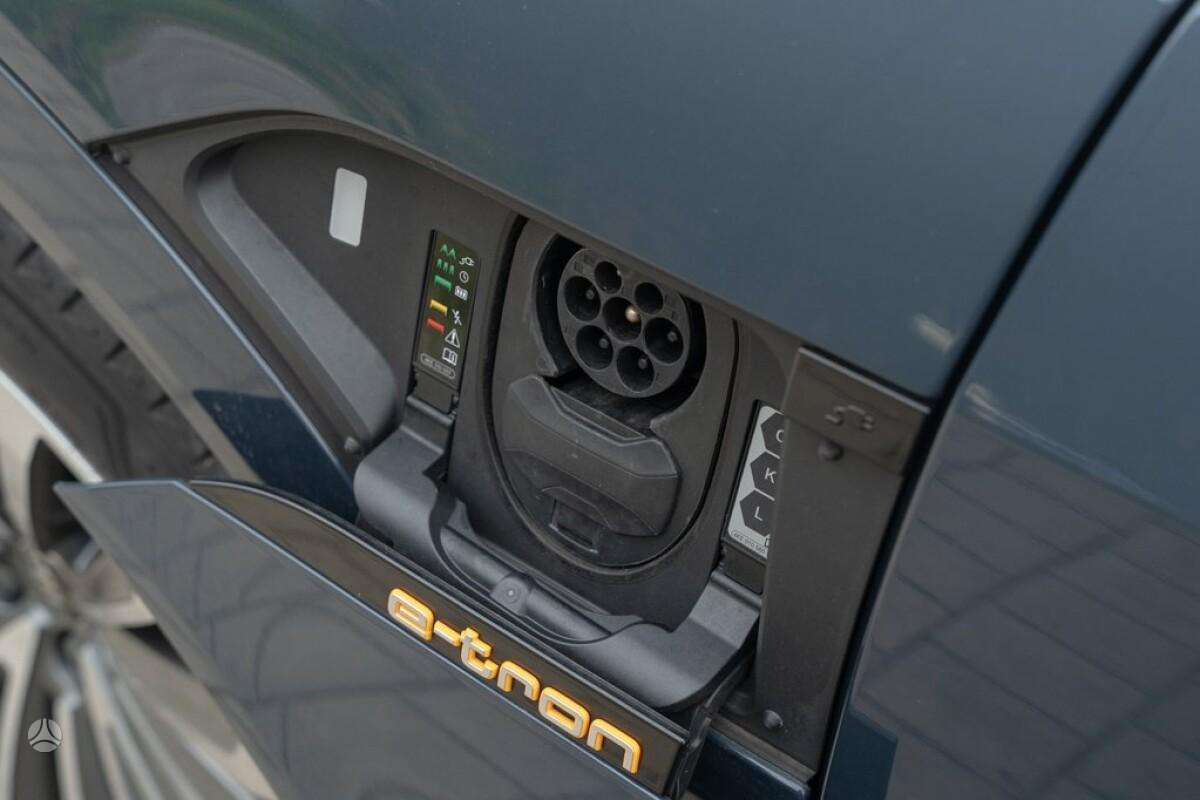 Audi e-tron Sportback, Внедорожник / Кроссовер