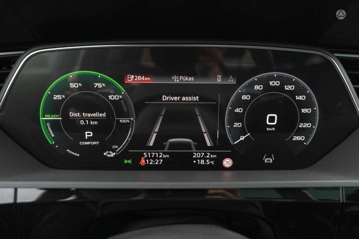 Audi e-tron Sportback, off-road / crossover