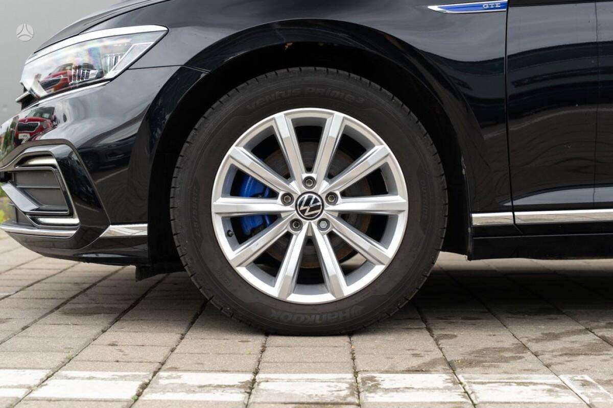 Volkswagen Passat - 4
