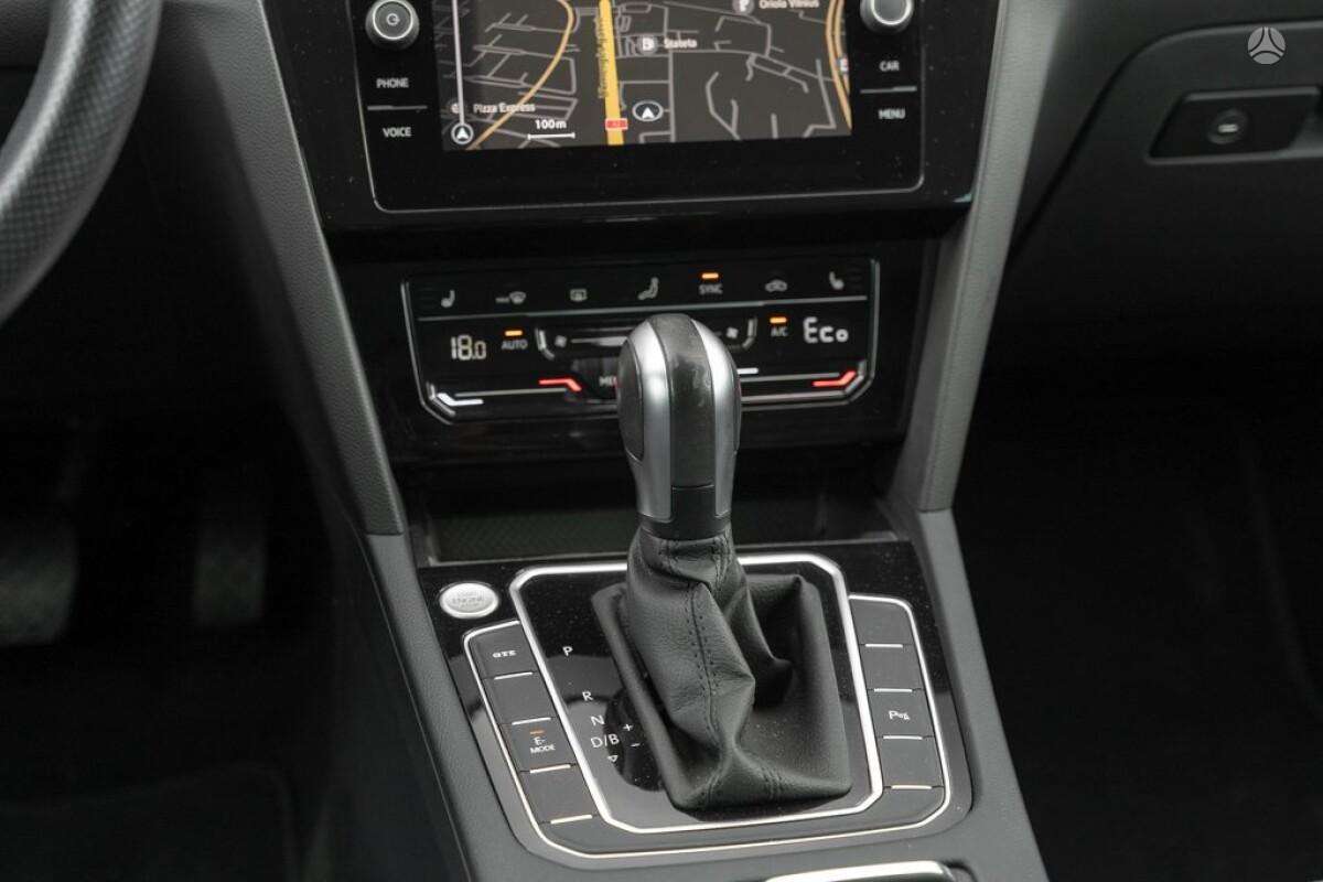 Volkswagen Passat - 8