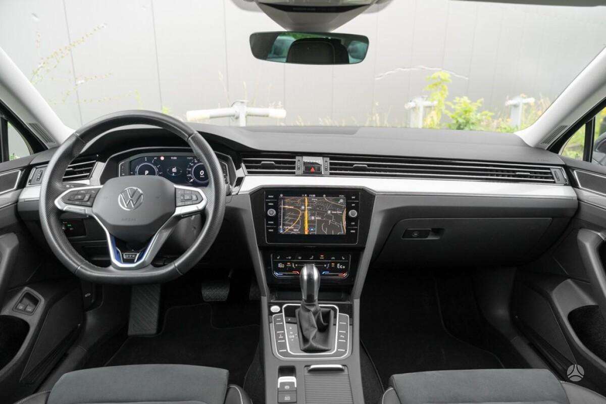 Volkswagen Passat - 12