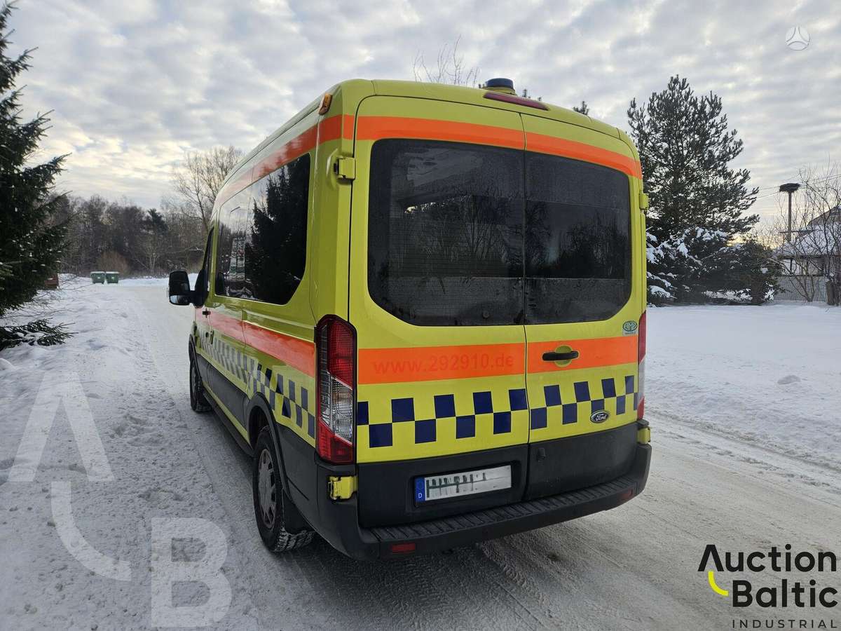 Ford Transit, ambulance cars