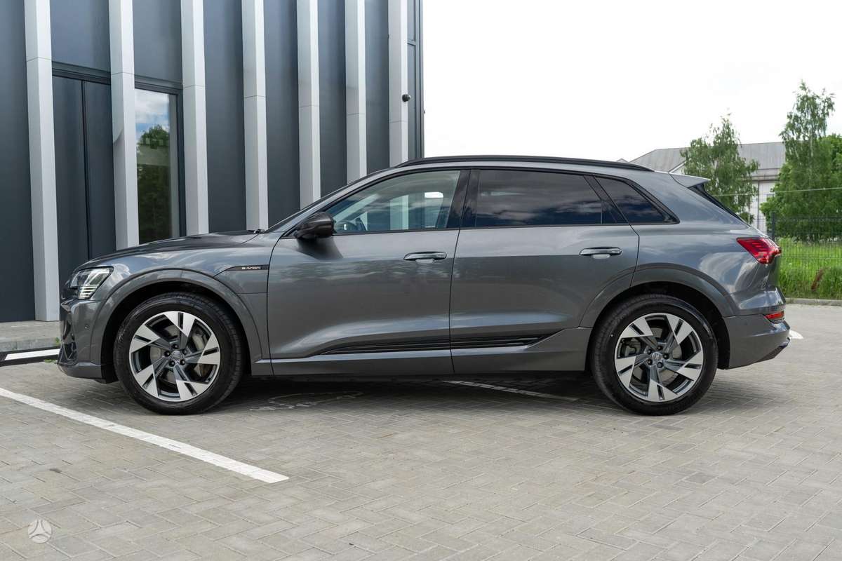 Audi e-tron, 95 kWh, off-road / crossover