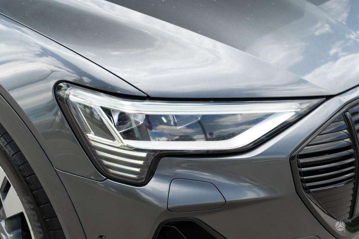 Audi e-tron, 95 kWh, off-road / crossover