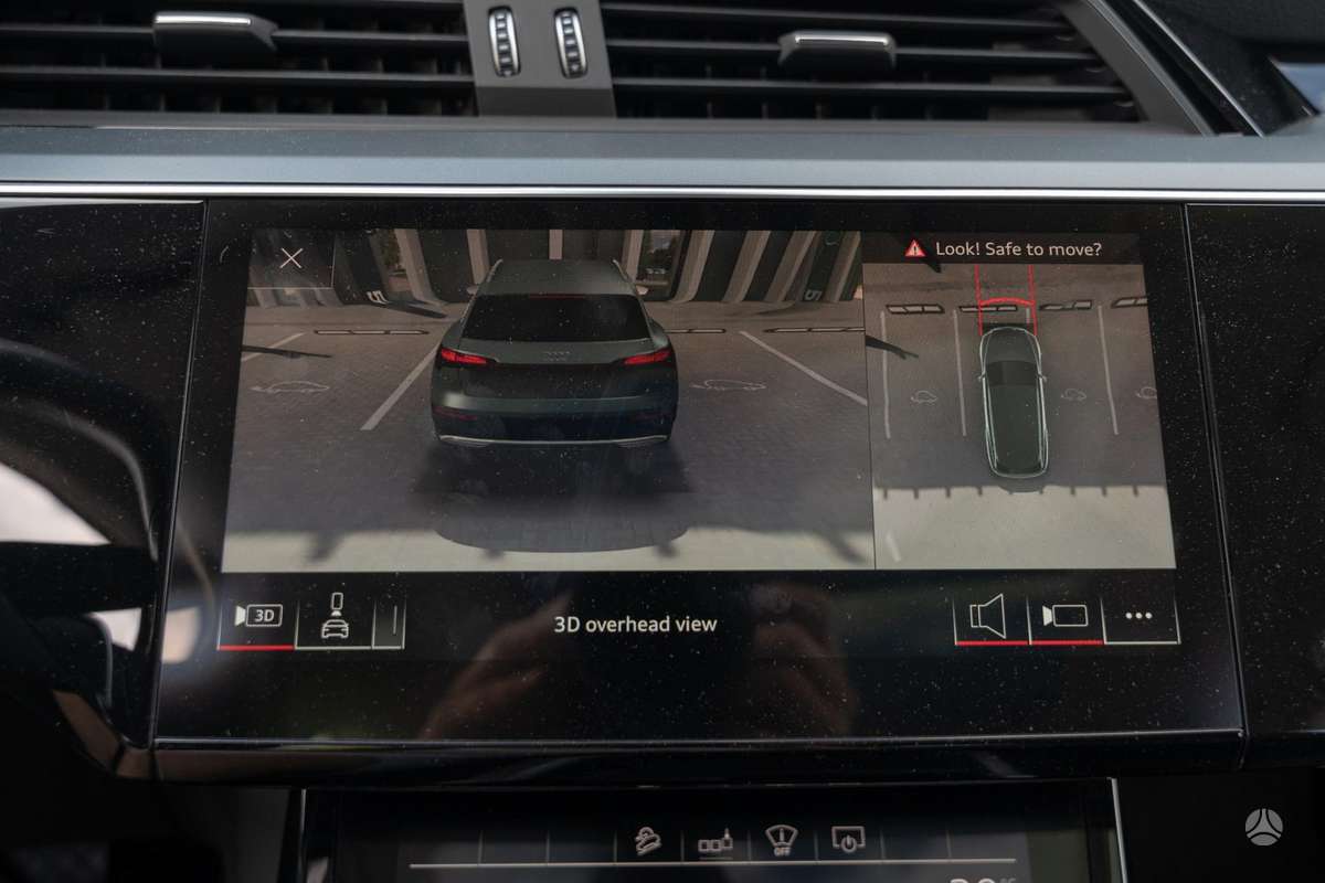 Audi e-tron, 95 kWh, off-road / crossover