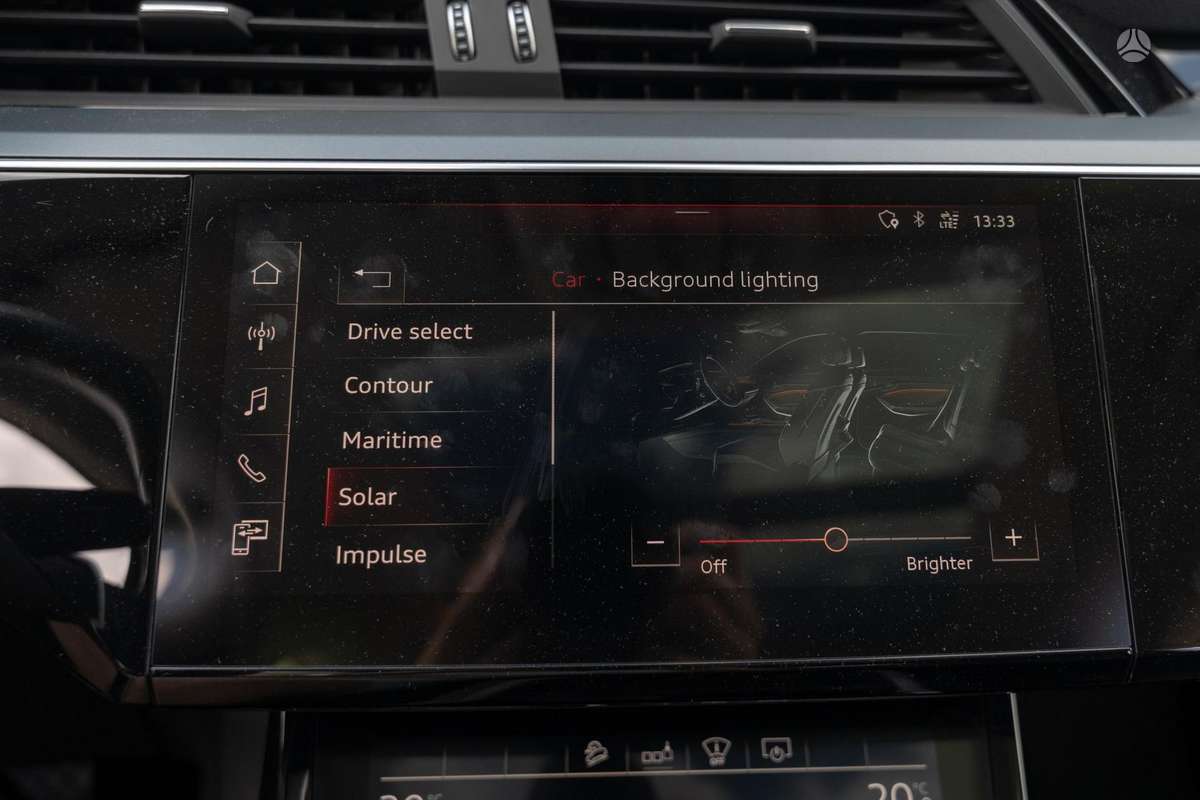 Audi e-tron, 95 kWh, off-road / crossover