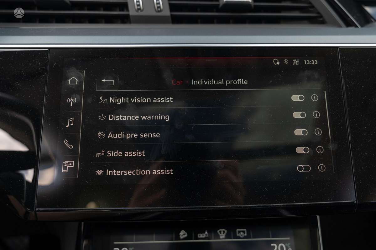 Audi e-tron, 95 kWh, off-road / crossover