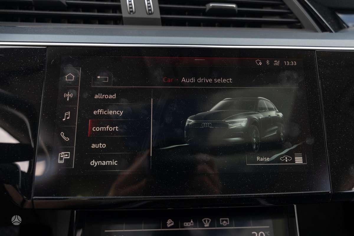 Audi e-tron, 95 kWh, off-road / crossover