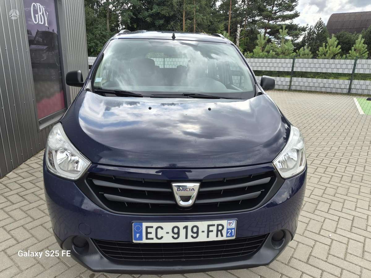 Dacia Lodgy, 1.2 l., Минивэн