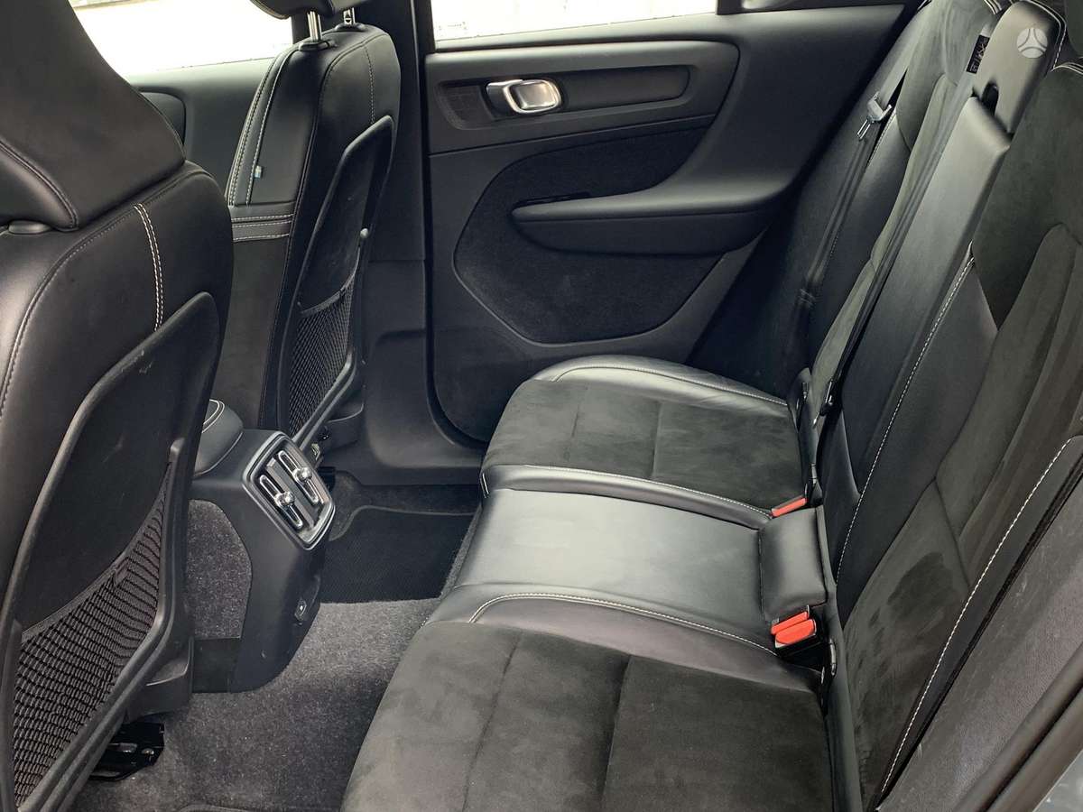 Volvo XC40 - 12