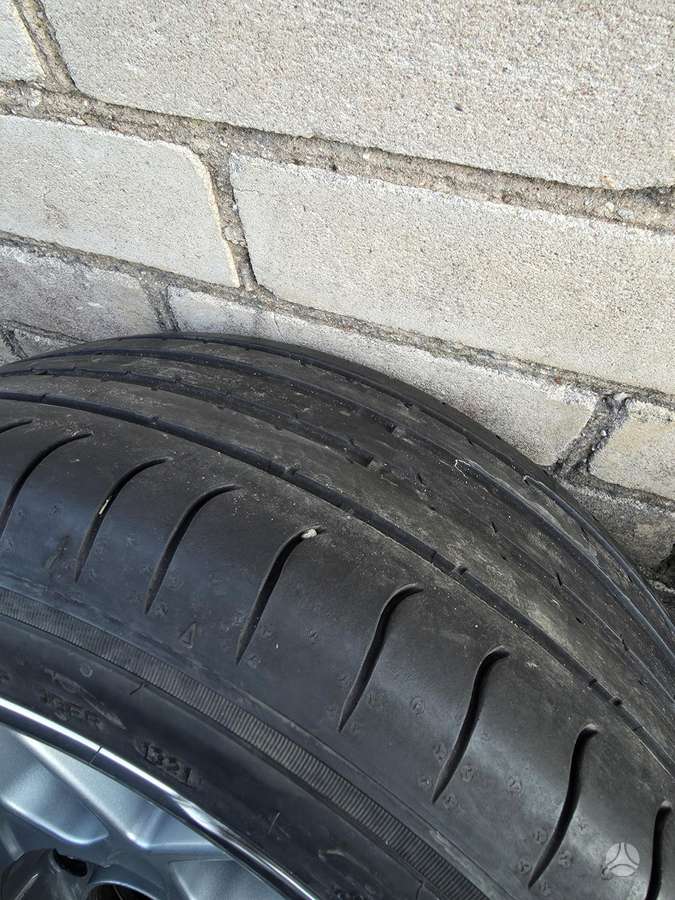 Sava Intensa UHP2, summer 235/45 R17