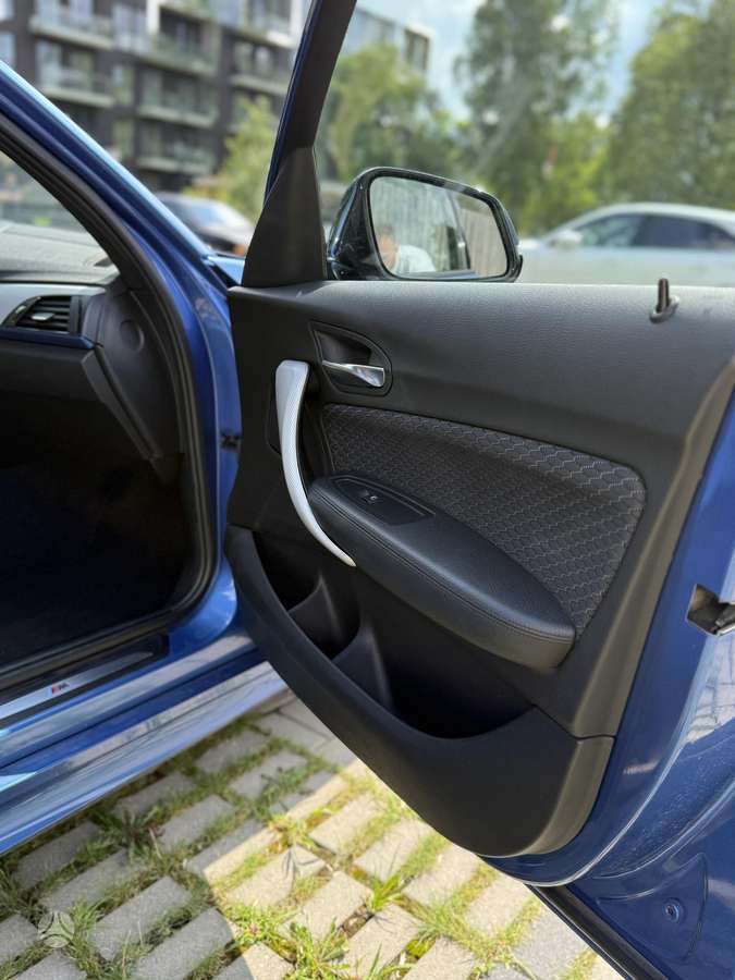 BMW 118, 2.0 l., hatchback