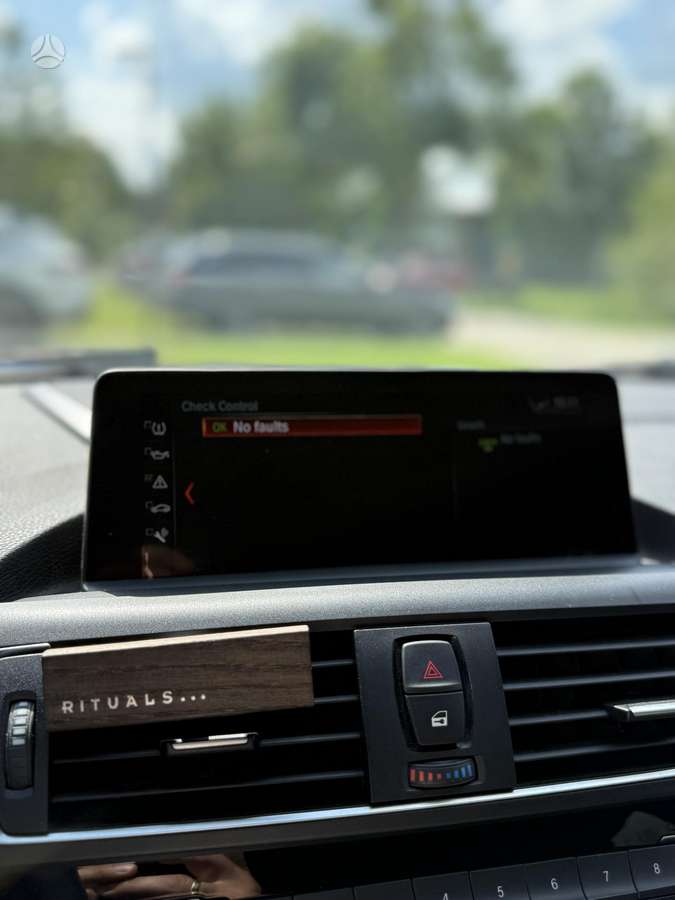 BMW 118, 2.0 l., hatchback