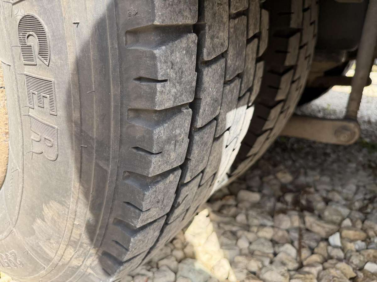 Volvo FM12 6x2 PK24500, platformos
