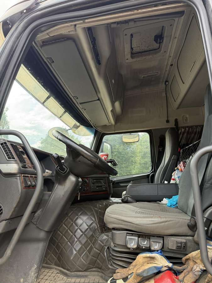 Volvo FM12 6x2 PK24500, platformos