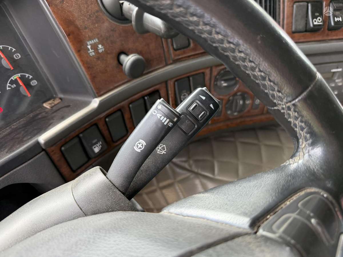 Volvo FM12 6x2 PK24500, platformos