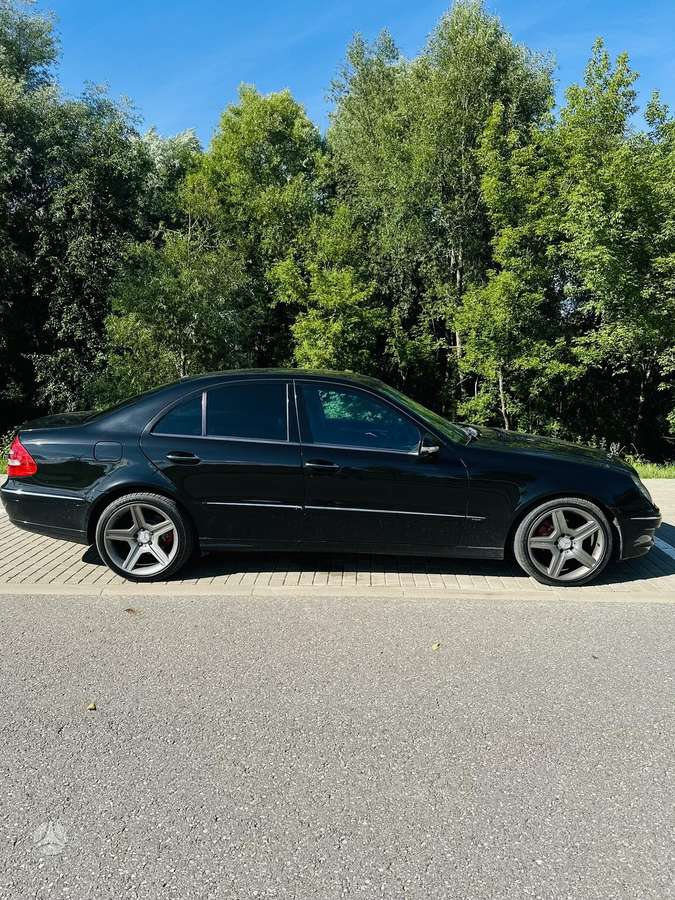 Mercedes-Benz E320, 3.2 l., Седан