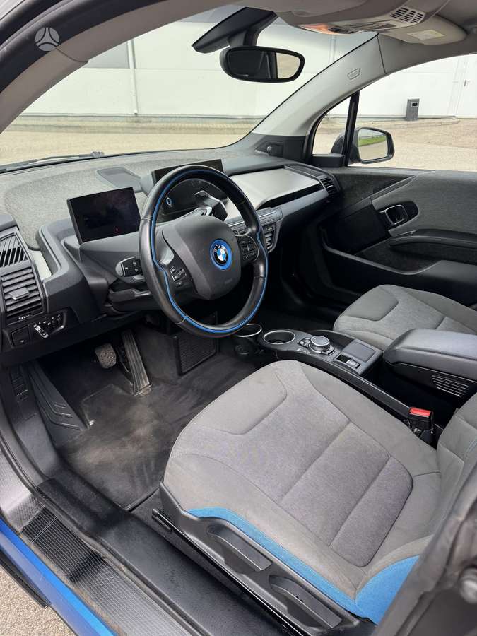 BMW i3, sedanas