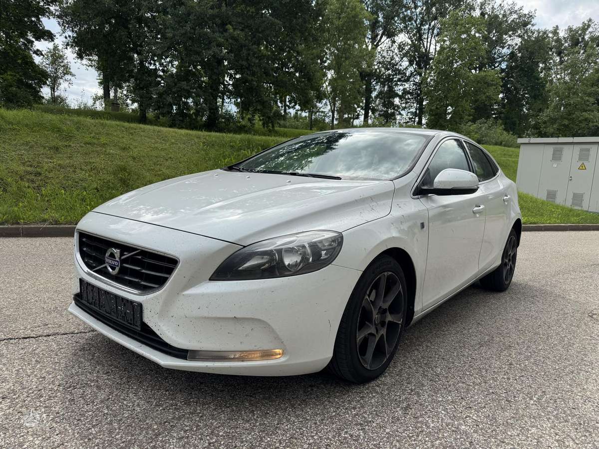 Volvo V40, 2.0 l., hatchback