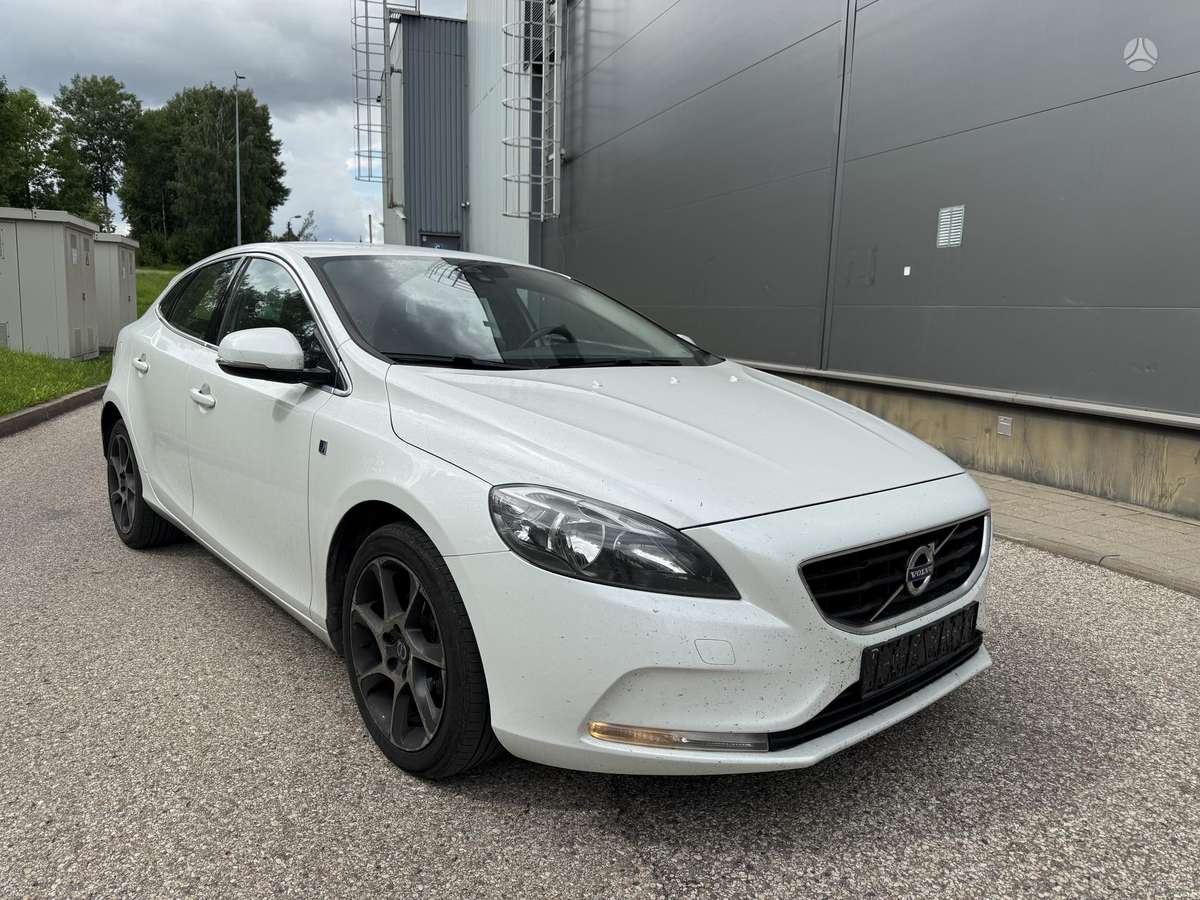 Volvo V40, 2.0 l., Хэтчбек
