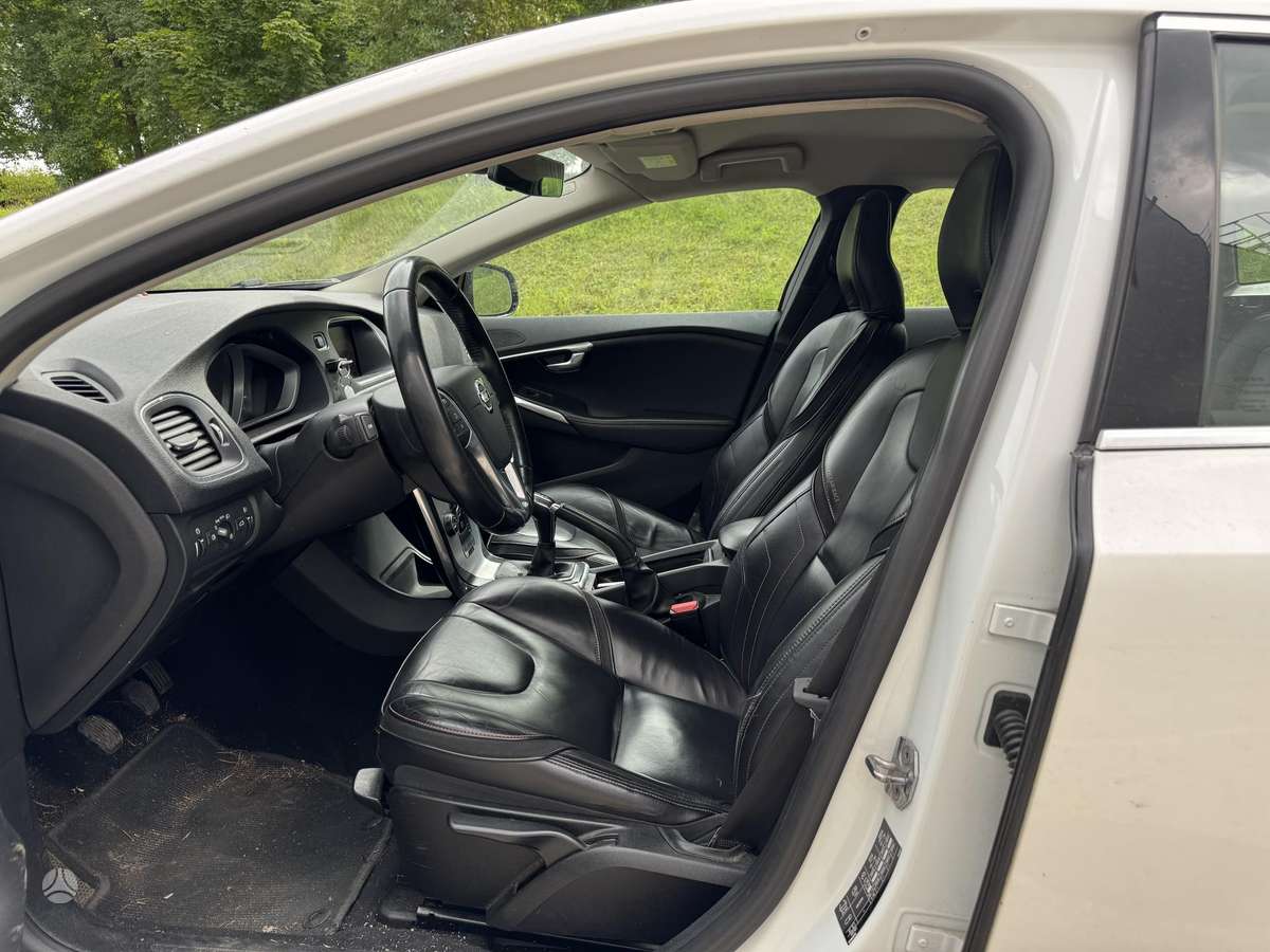 Volvo V40, 2.0 l., Хэтчбек