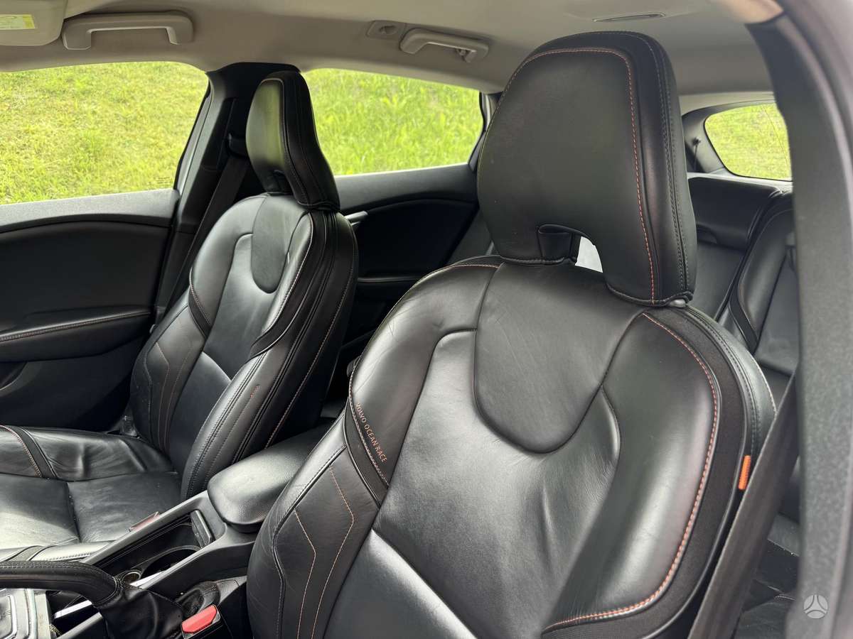 Volvo V40, 2.0 l., Хэтчбек