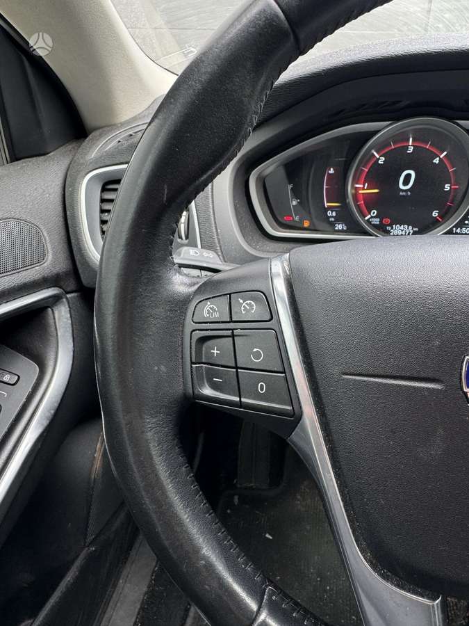 Volvo V40, 2.0 l., hatchback