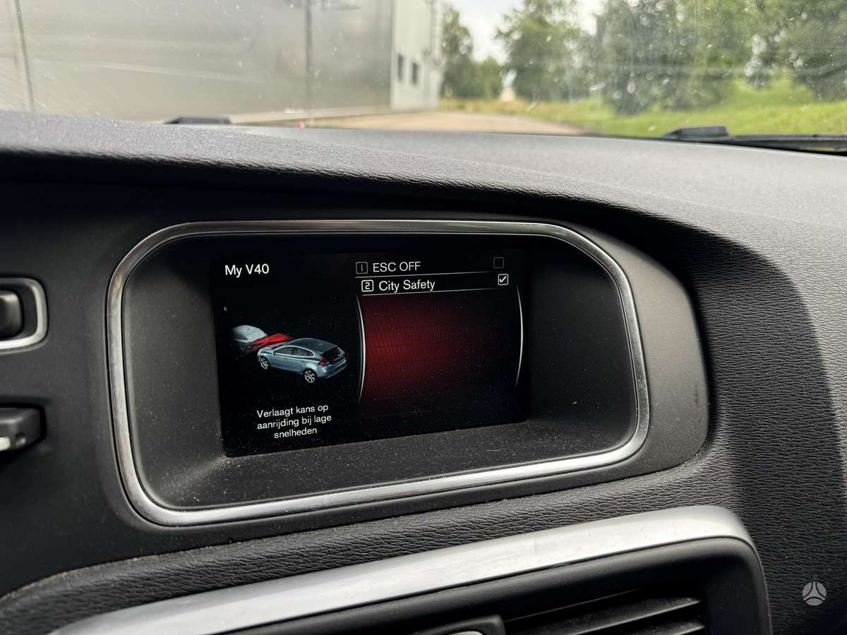 Volvo V40, 2.0 l., Хэтчбек