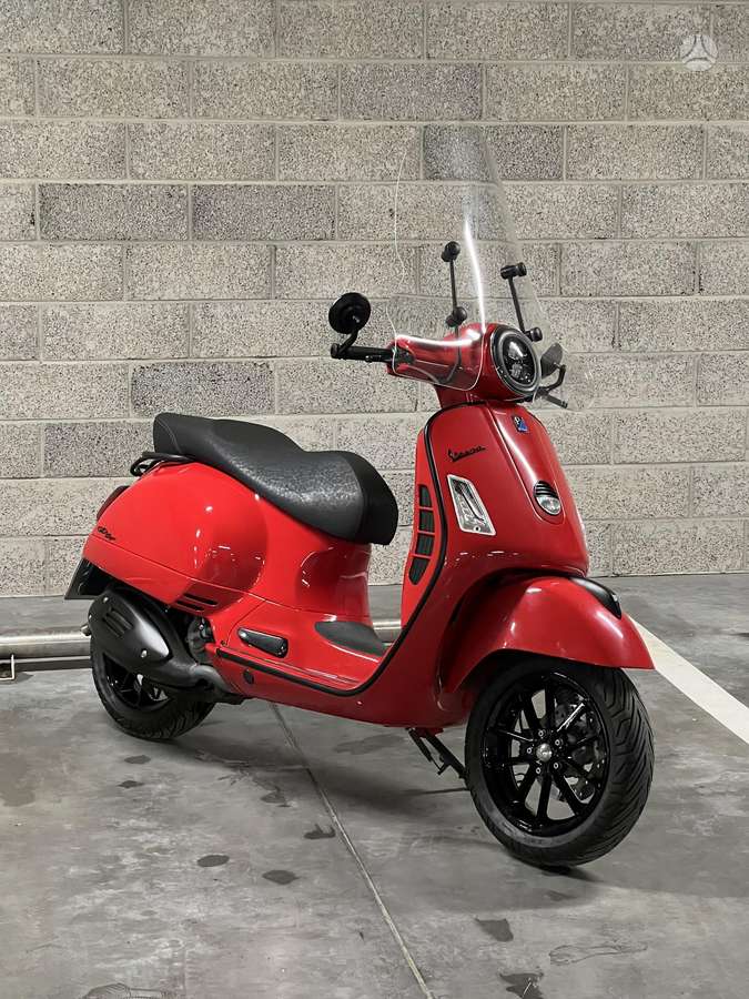 Piaggio Vespa 300cc, мотороллеры / мопеды