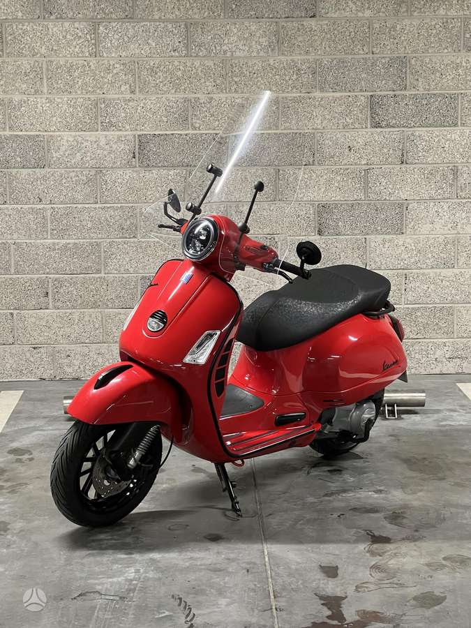 Piaggio Vespa 300cc, мотороллеры / мопеды