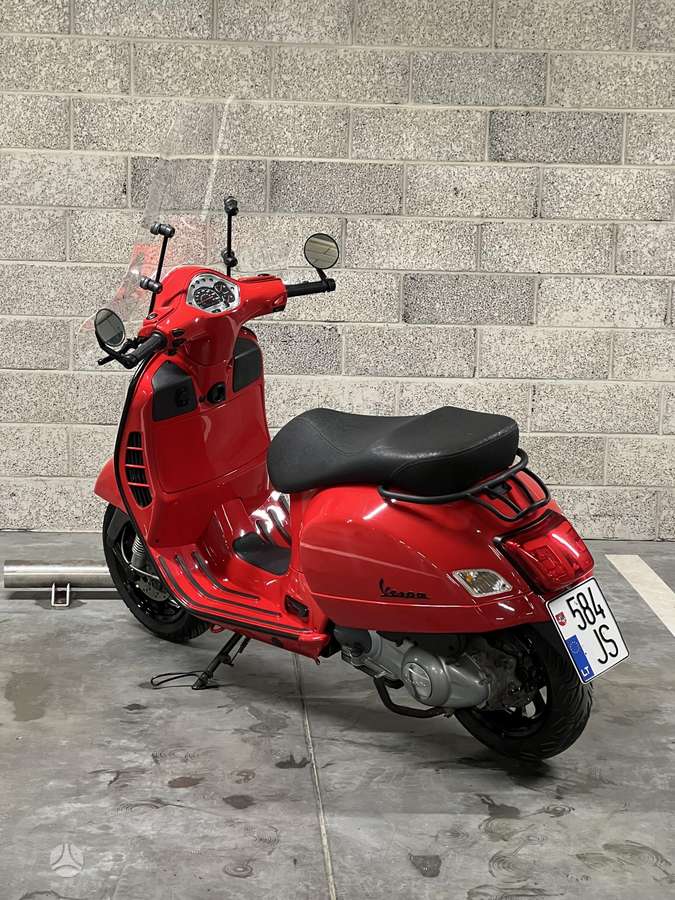 Piaggio Vespa 300cc, мотороллеры / мопеды