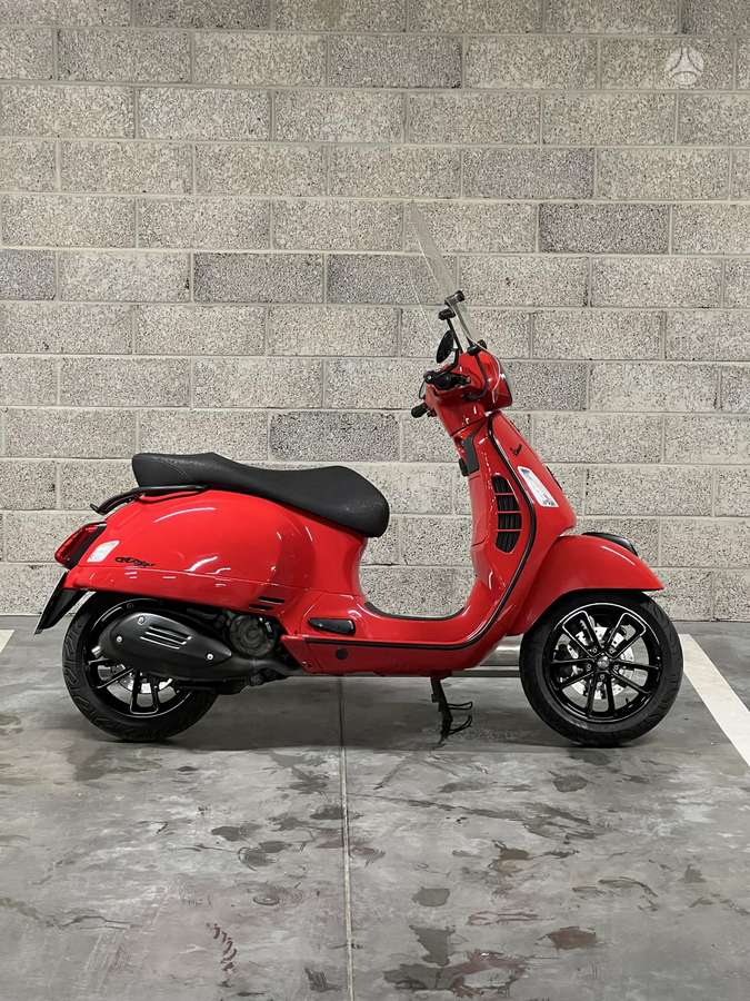 Piaggio Vespa 300cc, мотороллеры / мопеды